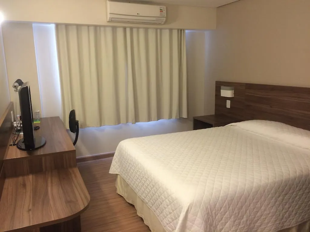 Mogano Business Hotel- Eletroposto Chapecó 3*,