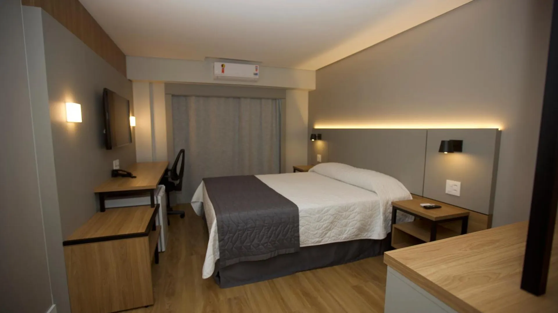 Mogano Business Hotel- Eletroposto Chapecó Ξενοδοχείο