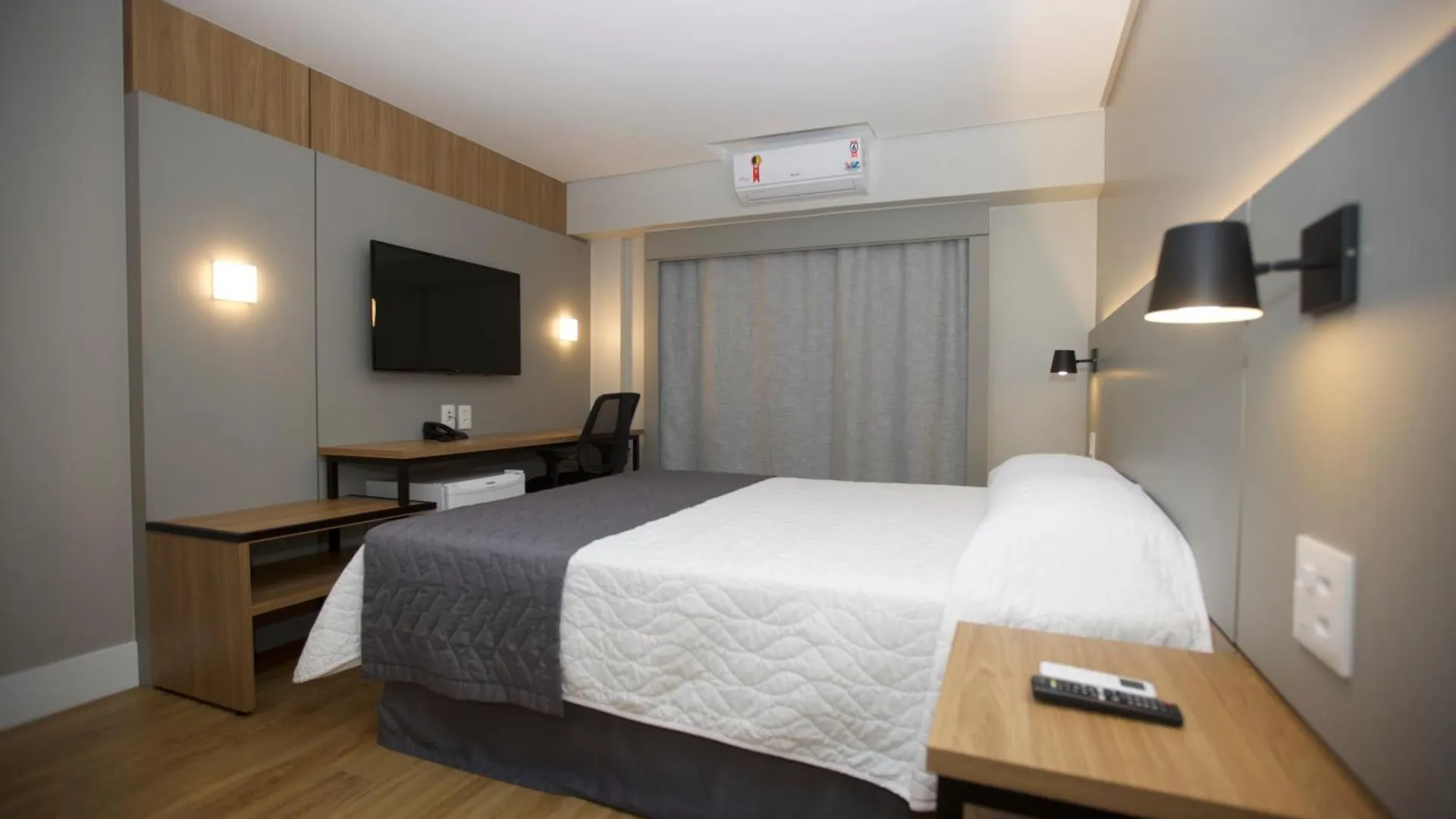 Mogano Business Hotel- Eletroposto Chapecó