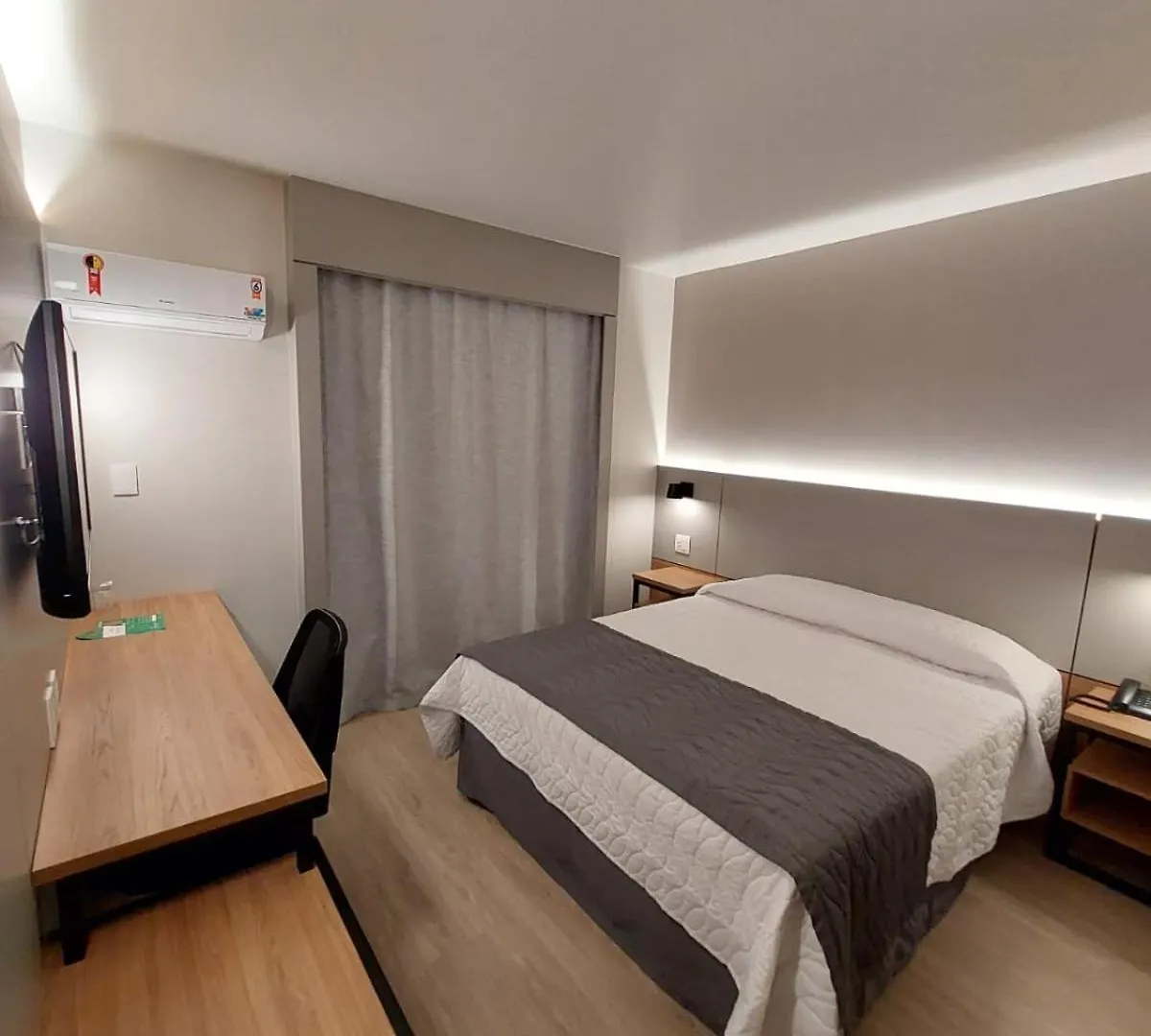 Mogano Business Hotel- Eletroposto Chapecó