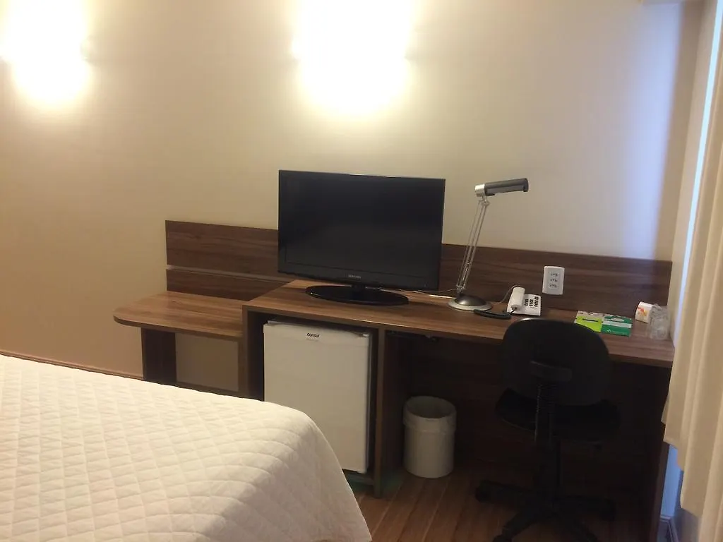 Chapecó Mogano Business Hotel- Eletroposto ברזיל