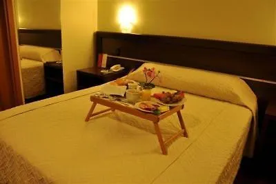 Chapecó Mogano Business Hotel- Eletroposto מלון